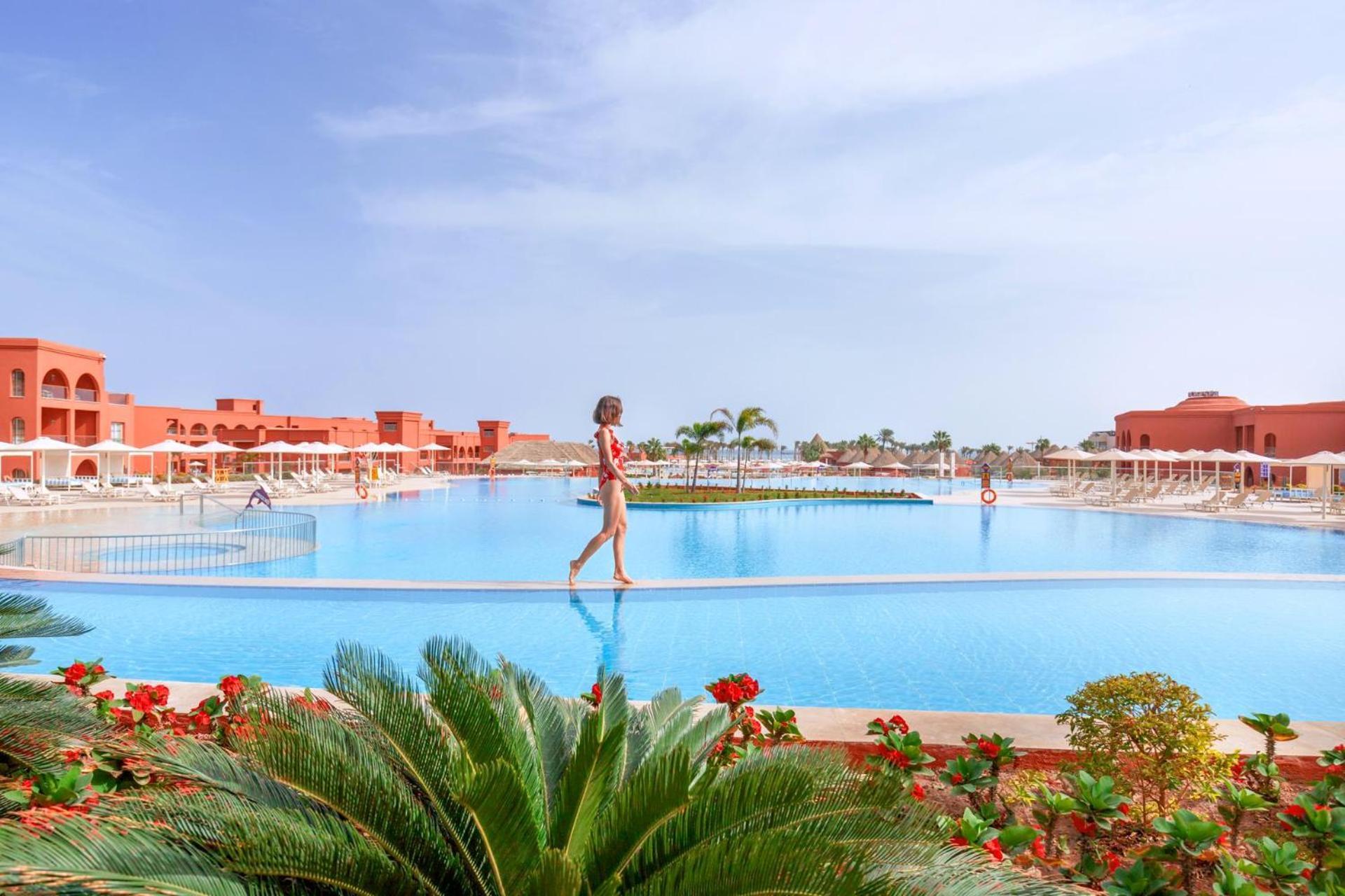 Pickalbatros Laguna Vista Aqua Park Sharm el-Sheikh Ngoại thất bức ảnh The swimming pool at the resort