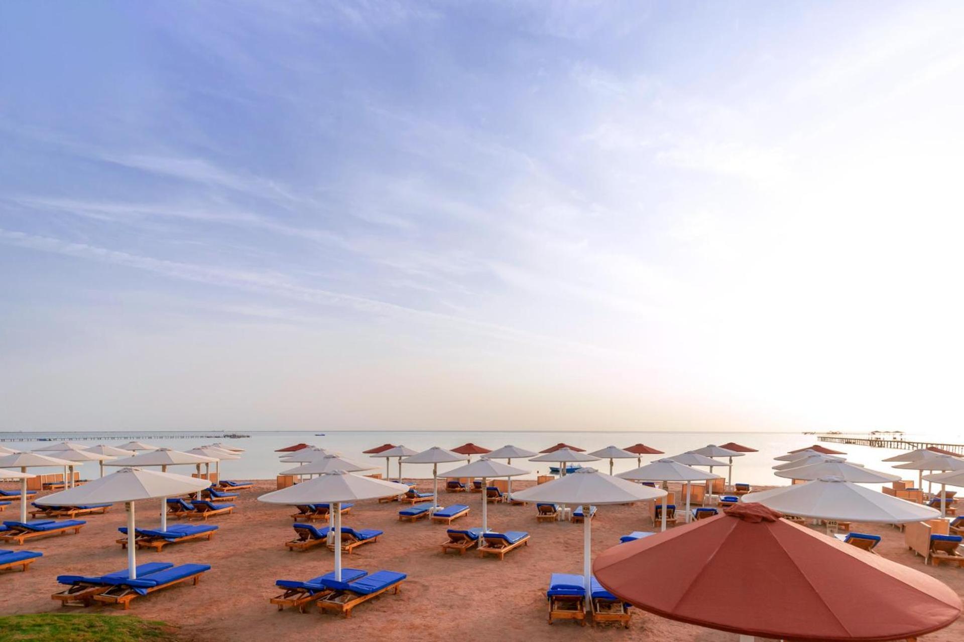 Pickalbatros Laguna Vista Aqua Park Sharm el-Sheikh Ngoại thất bức ảnh The beach at the resort