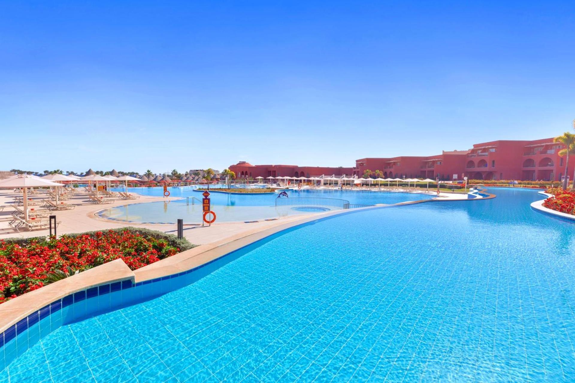 Pickalbatros Laguna Vista Aqua Park Sharm el-Sheikh Ngoại thất bức ảnh The swimming pool at the resort